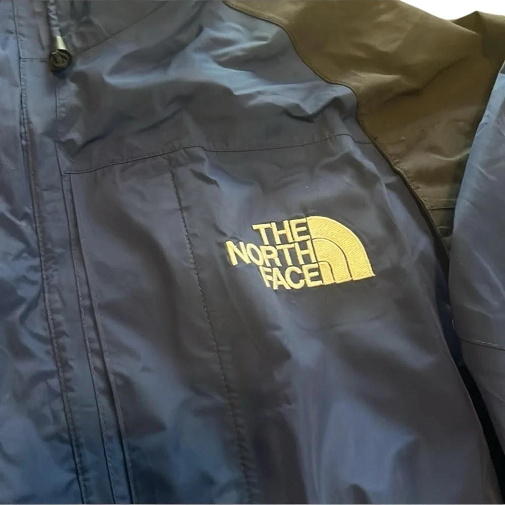The North Face GORE-TEX Summit Series ski and snowboarding Mountain Jacket